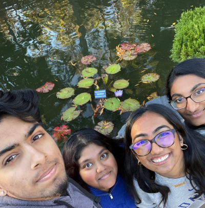 Hindi students participating in class scavenger hunt in Duke Gardens